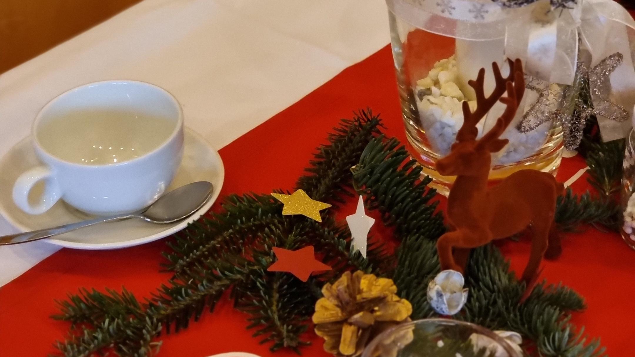 2023-12-06-kfd-adventskaffee_38