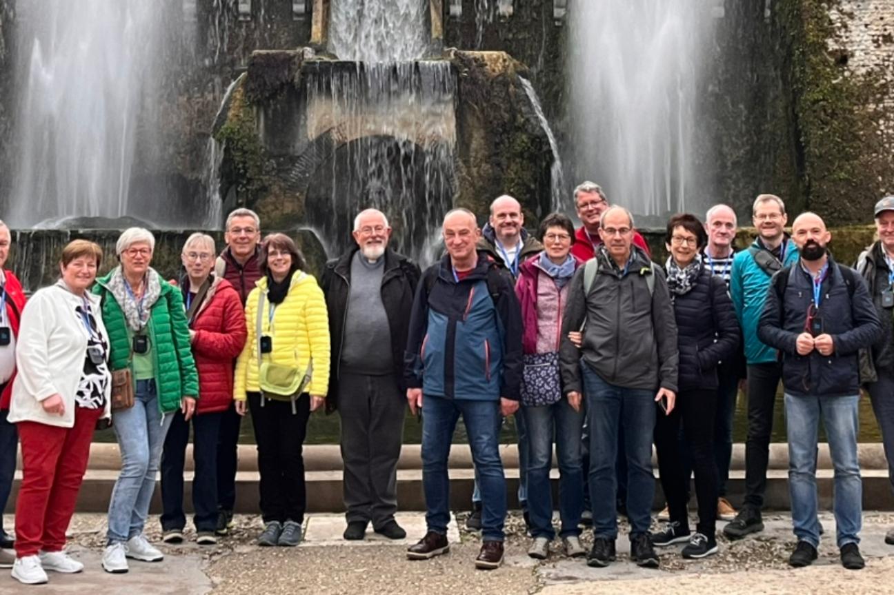 Wallfahrtsgruppe in Tivoli, Villa d'Este