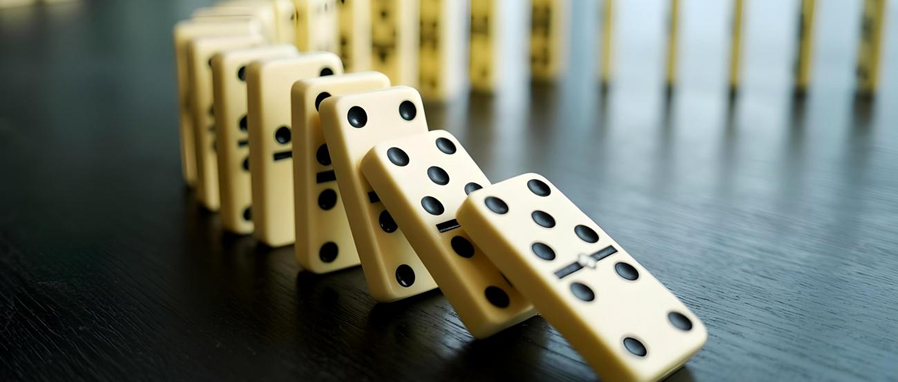 domino-9602003_by_alicja_pixabay_pbs